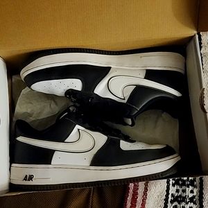 Nike Air Force 1 '07 "Pandas"